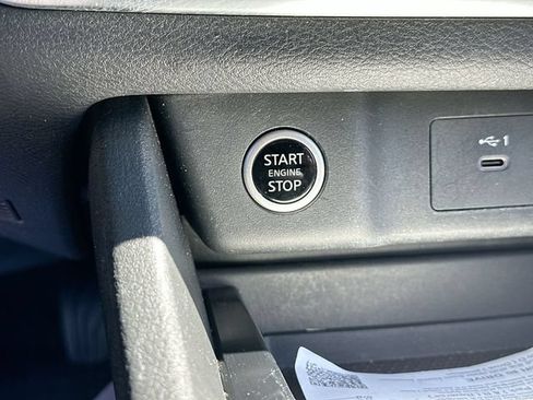 Used 2023 Nissan Rogue SV AWD/4WD image 19