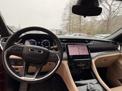 Used 2023 Jeep Grand Cherokee Limited w/ Trailer Tow Prep Group (B) image 16