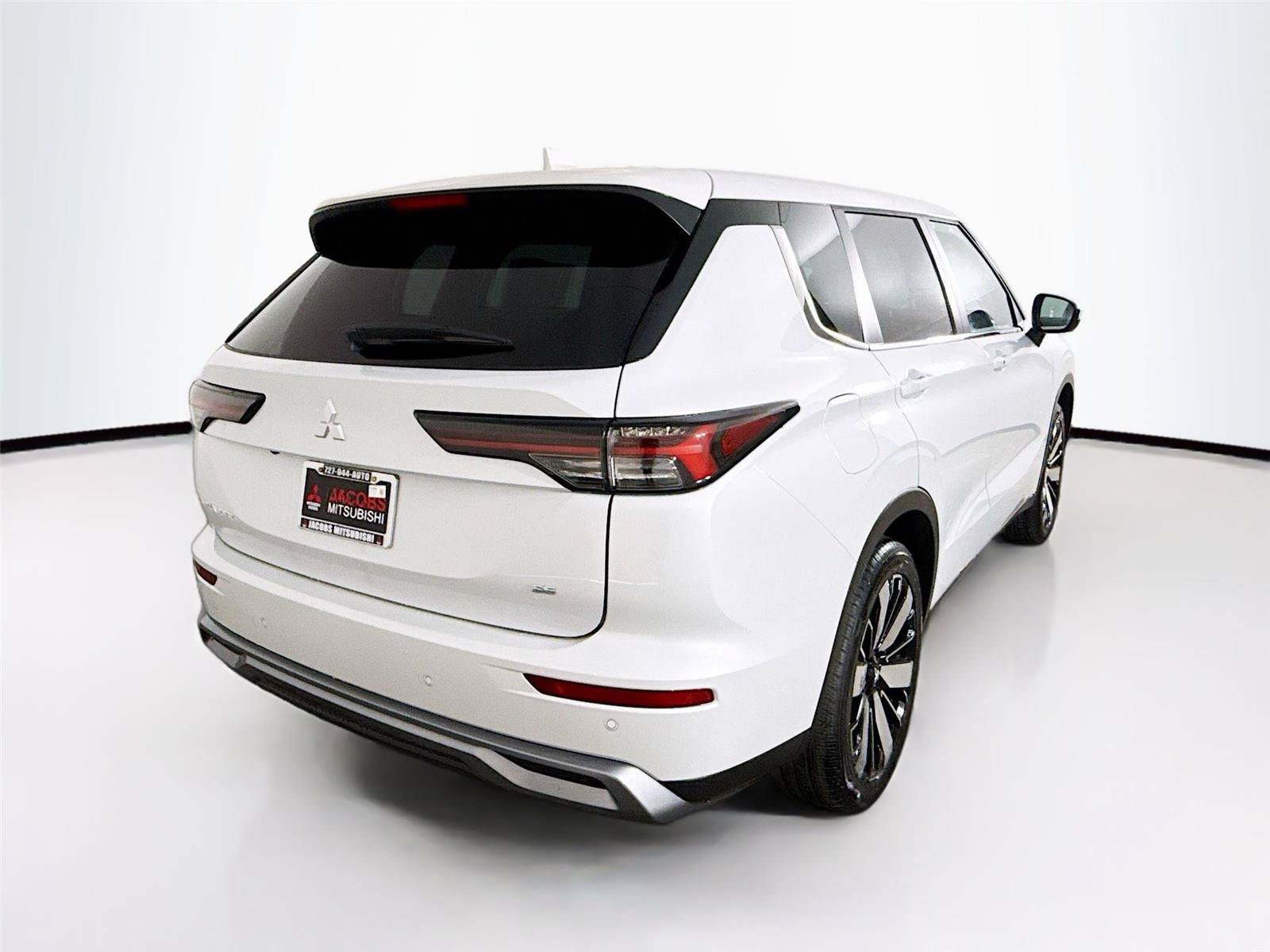 New 2026 Mitsubishi Outlander SE FWD image 32