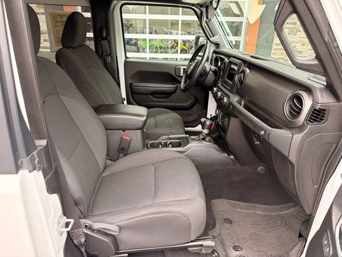 Used 2023 Jeep Wrangler Sport AWD/4WD image 13