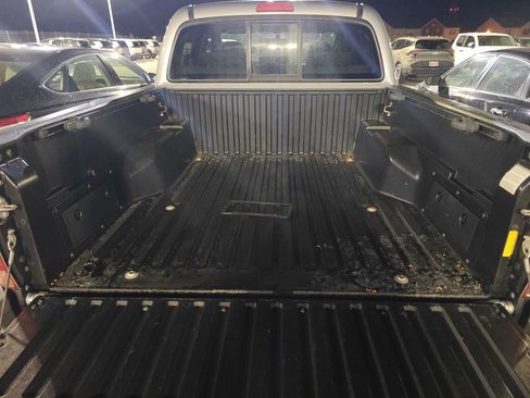 Used 2014 Toyota Tacoma PreRunner w/ Convenience Package image 5