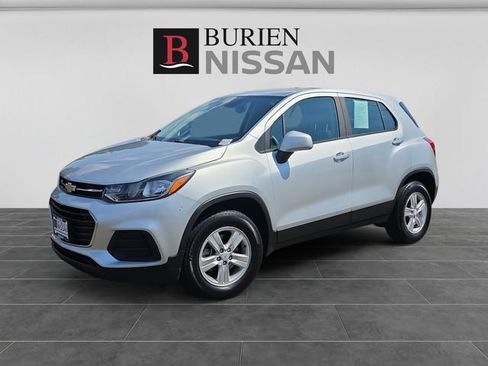Used 2017 Chevrolet Trax LS AWD/4WD image 1