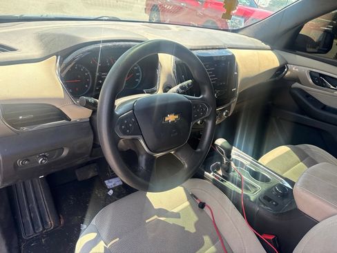 Used 2022 Chevrolet Traverse LS FWD image 4