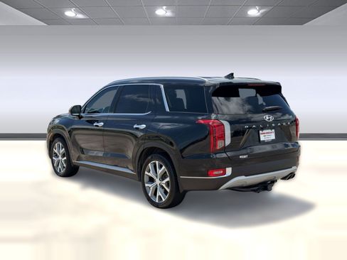 Used 2021 Hyundai Palisade SEL w/ Premium Package FWD image 3