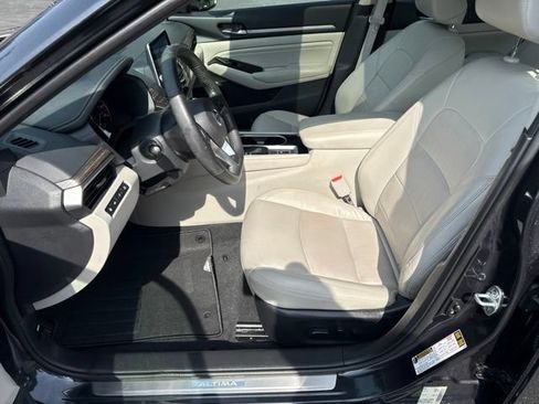 Used 2022 Nissan Altima 2.5 SL FWD image 11