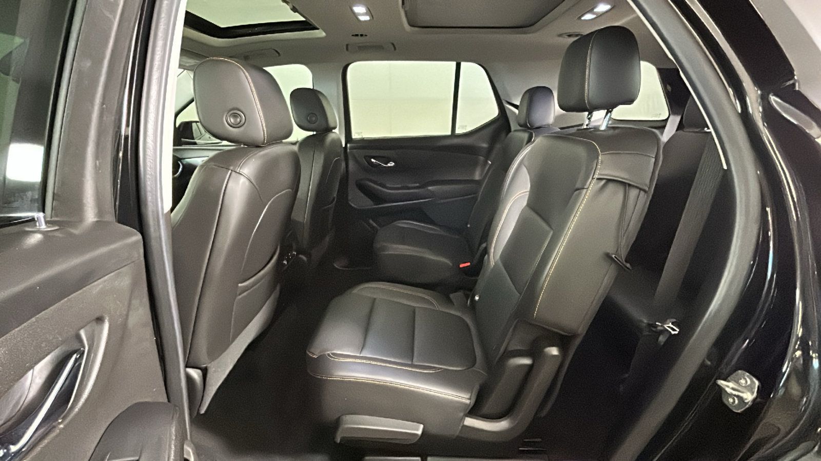 Used 2021 Chevrolet Traverse Premier w/ Redline Edition AWD/4WD image 30