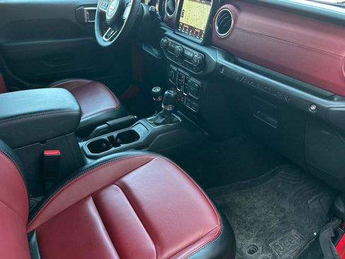 Used 2023 Jeep Wrangler Unlimited Rubicon 4xe image 17