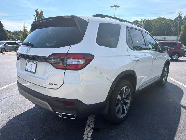 Used 2025 Honda Pilot Touring image 6