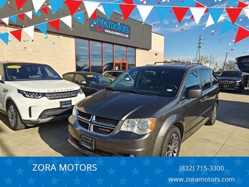 Used 2017 Dodge Grand Caravan SXT FWD image 1