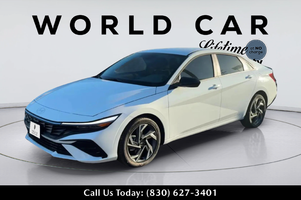 Used 2025 Hyundai Elantra Sport FWD image 7