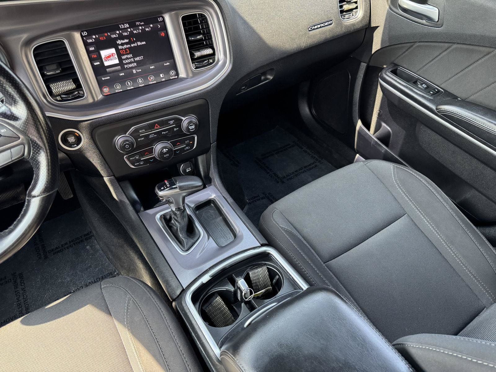 Used 2019 Dodge Charger SXT AWD/4WD image 38