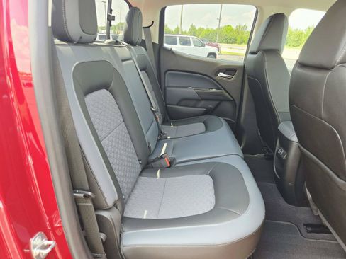 Used 2019 Chevrolet Colorado Z71 AWD/4WD image 16
