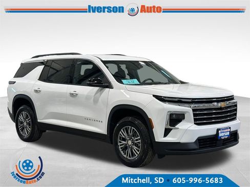 Used 2026 Chevrolet Traverse LT AWD/4WD image 1
