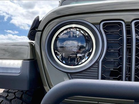 New 2026 Jeep Gladiator Willys AWD/4WD image 20