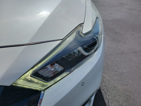 Used 2018 Nissan Maxima Platinum FWD image 11
