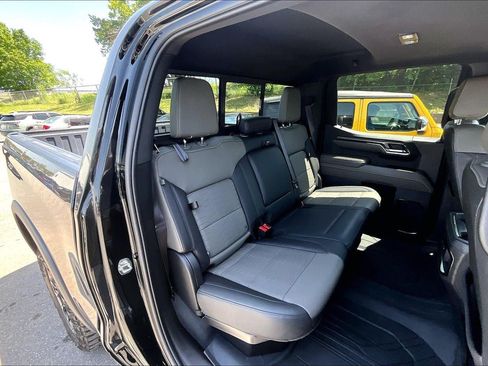 Used 2024 Chevrolet Silverado 1500 ZR2 w/ Technology Package AWD/4WD image 23