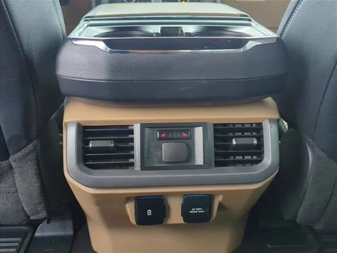 Used 2022 Ford F150 Lariat w/ Equipment Group 502A High image 17