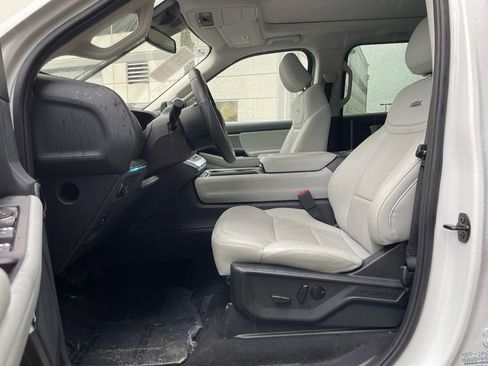 Used 2025 Ford Expedition Max Platinum image 16