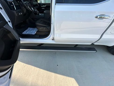 Used 2024 GMC Sierra 1500 Denali w/ Technology Package AWD/4WD image 10