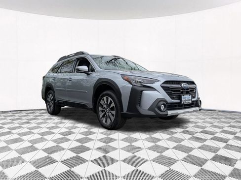 Certified 2025 Subaru Outback Touring AWD/4WD image 16