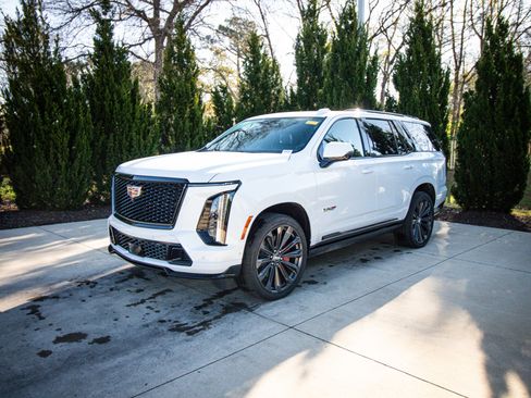 Used 2026 Cadillac Escalade V image 6