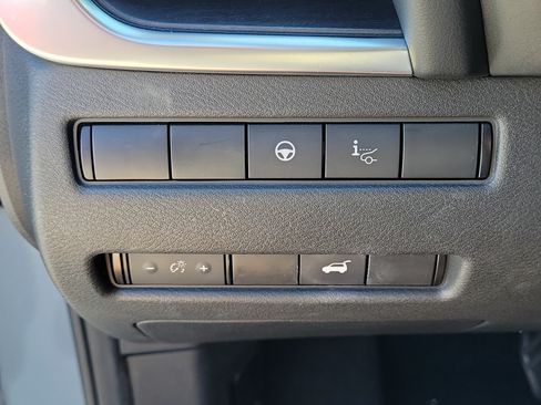 Used 2021 Nissan Rogue Platinum FWD image 24