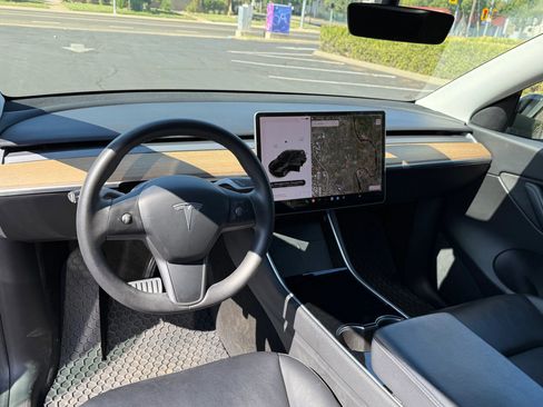 Used 2020 Tesla Model Y Performance image 12