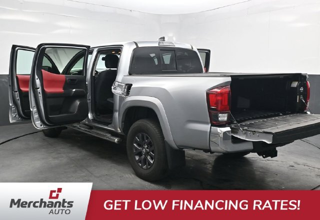 Used 2022 Toyota Tacoma SR5 AWD/4WD image 46