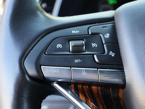 Used 2021 Cadillac Escalade Premium Luxury image 26