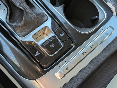 Certified 2023 Kia Carnival EX image 40