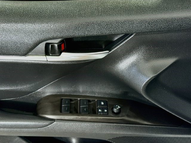 Used 2021 Toyota Camry SE FWD image 22