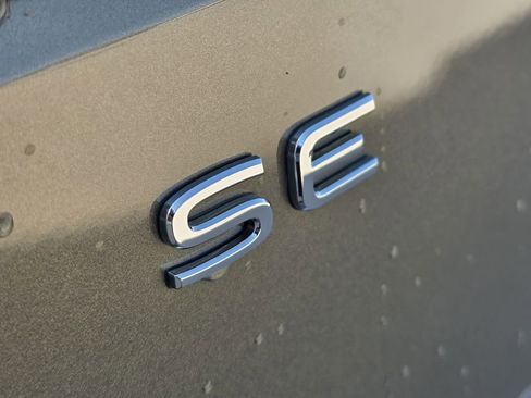 Used 2026 Volkswagen Atlas SE image 7