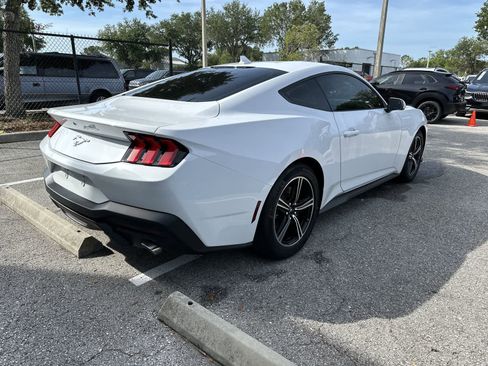Used 2024 Ford Mustang Coupe RWD image 8