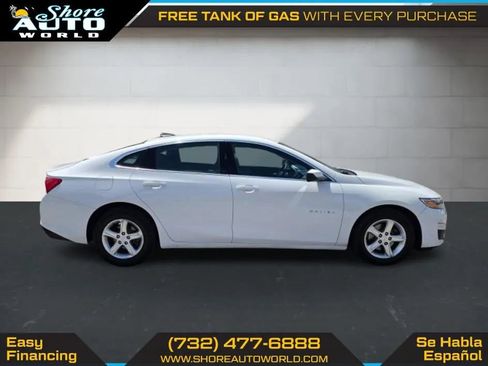 Used 2021 Chevrolet Malibu LS w/ Driver Confidence Package II FWD image 4
