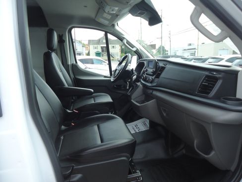 Used 2024 Ford Transit 150 Low Roof RWD image 24