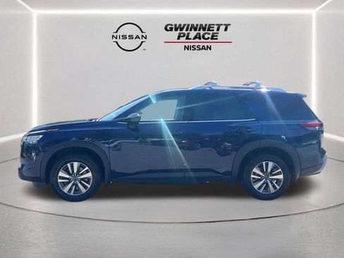 Used 2023 Nissan Pathfinder SL AWD/4WD image 21