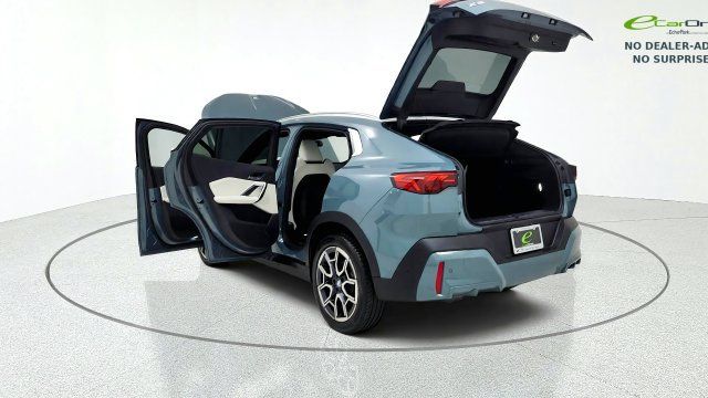 Used 2026 BMW X2 xDrive28i AWD/4WD image 16