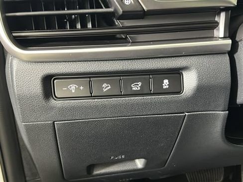 Used 2025 Kia Telluride S FWD image 19