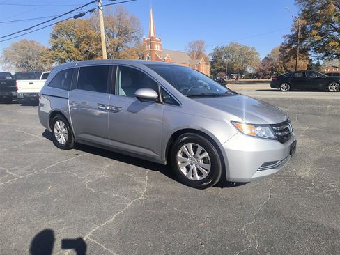 Used 2016 Honda Odyssey SE image 7