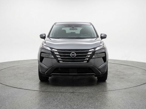 Used 2025 Nissan Rogue SV FWD image 2