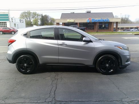 Used 2019 Honda HR-V LX image 6