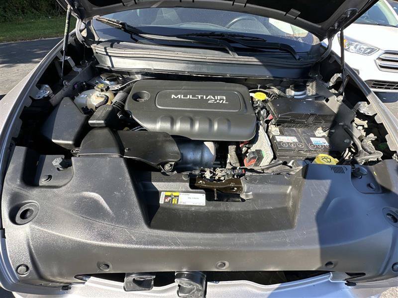 Used 2018 Jeep Cherokee Latitude w/ Comfort & Convenience Group FWD image 7