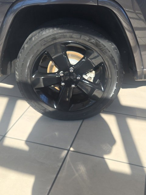 Used 2015 Jeep Grand Cherokee Altitude RWD image 12