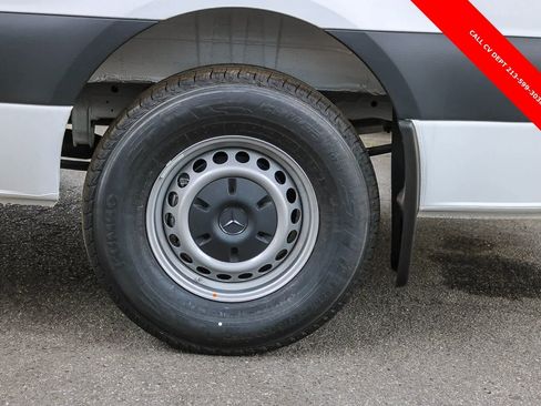 Used 2024 Mercedes-Benz Sprinter 2500 image 11