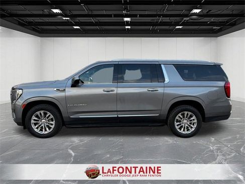 Used 2021 GMC Yukon XL SLT image 2