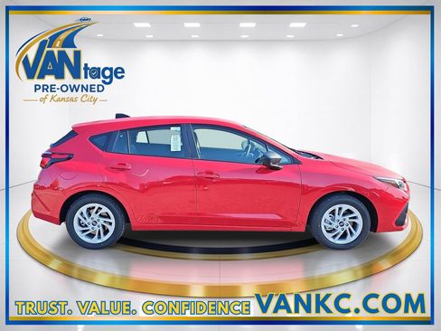 Certified 2025 Subaru Impreza 2.0i image 5