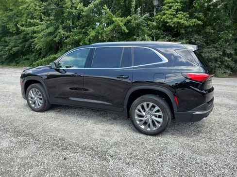 Used 2025 Buick Enclave Preferred FWD image 6