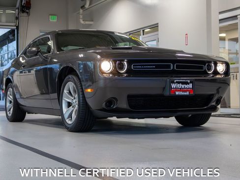 Used 2020 Dodge Challenger SXT RWD image 2