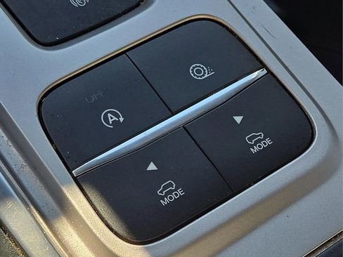 Used 2020 Ford Explorer XLT w/ Equipment Group 202A image 27