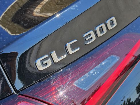 Used 2024 Mercedes-Benz GLC 300 4MATIC image 28